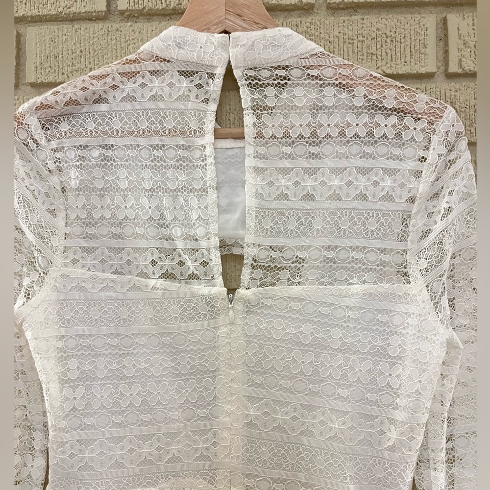 BCBGeneration Lace Stripe Peekaboo Dress Gardenia Size 10 NWT - Picture 10 of 16
